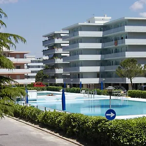  Apartment Valbella Con Piscina Italien